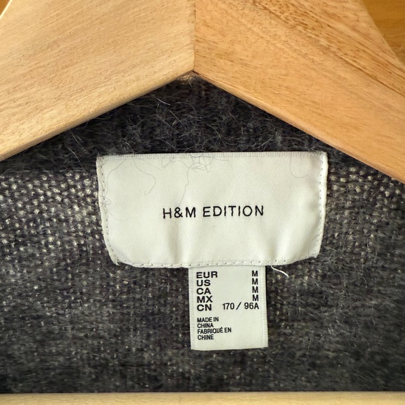 H&M Edition Charcoal Fuzzy Sweater Size M - Picture 10 of 13
